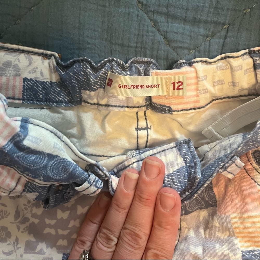 Levi's Blue and Pink Patterned Denim Shorts - Picture 4 of 4